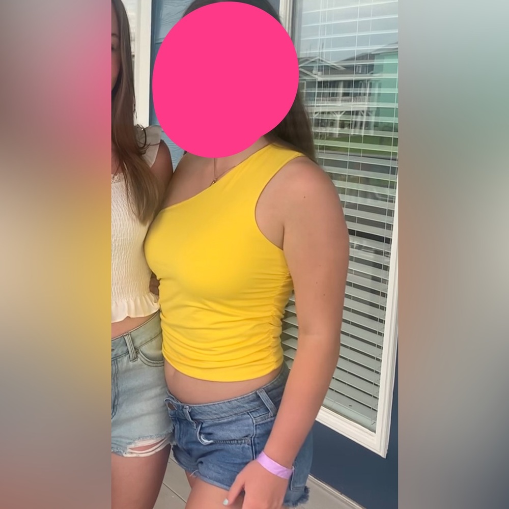 Anna Ruched Top in Yellow - Picture 3 of 3